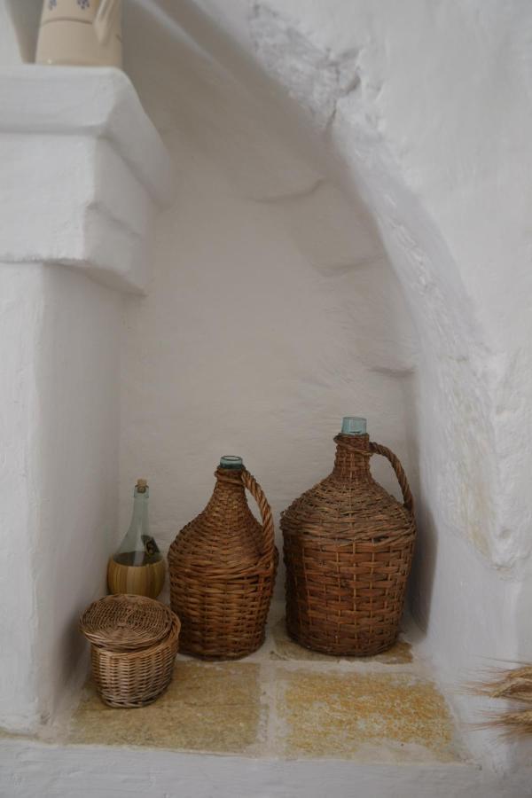 Trullo Piccola Contrada Guest House Locorotondo Exterior photo
