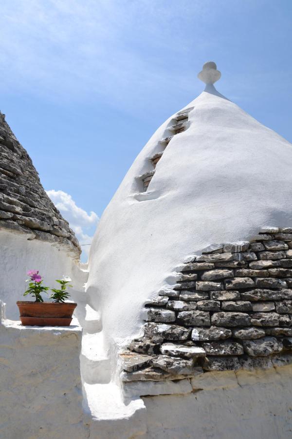 Trullo Piccola Contrada Guest House Locorotondo Exterior photo